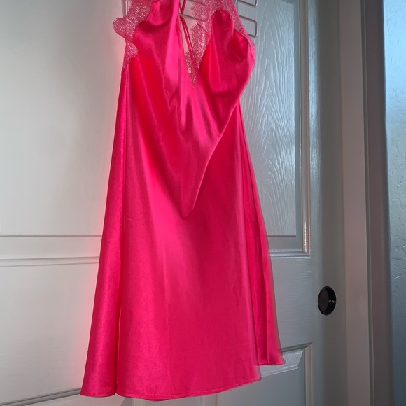Victoria’s Secret Hot Pink Silky Satin Slip Sz S - Picture 4 of 12